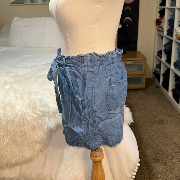 Knox Rose | Paper Bag Tie Elastic High Waisted Chambray Denim Look Shorts - Picture 3 of 15